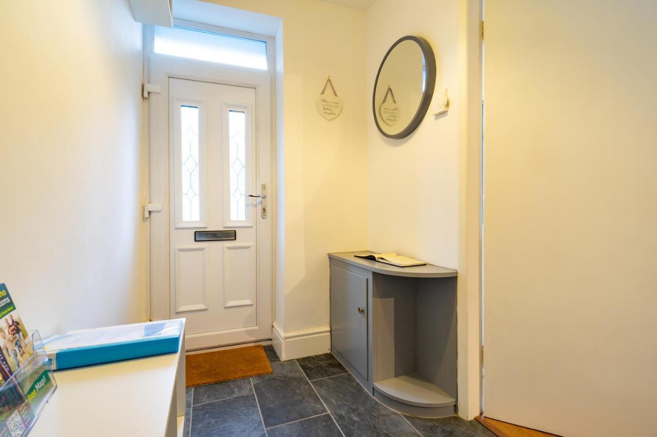 Newly-Renovated, Mid-Terrace Cottage In Porthmadog Eksteriør bilde